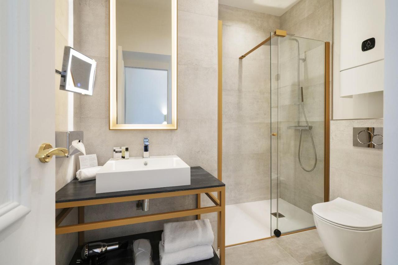 Vestay Montaigne パリ エクステリア 写真